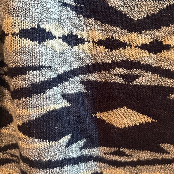 Aztec sweater - Picture 2 of 2